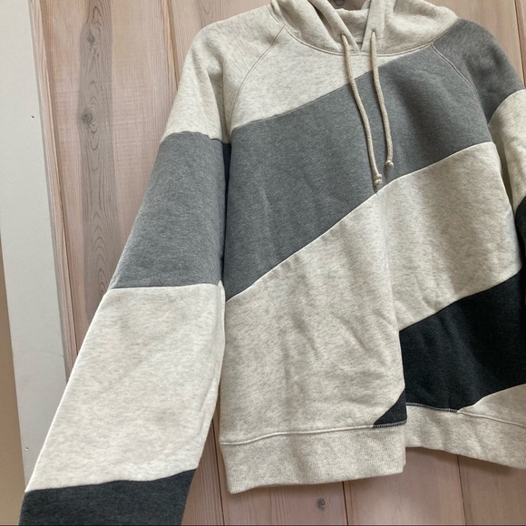 Faherty Striped Grey Ripple Pullover Cotton Hoodie - Picture 2 of 9
